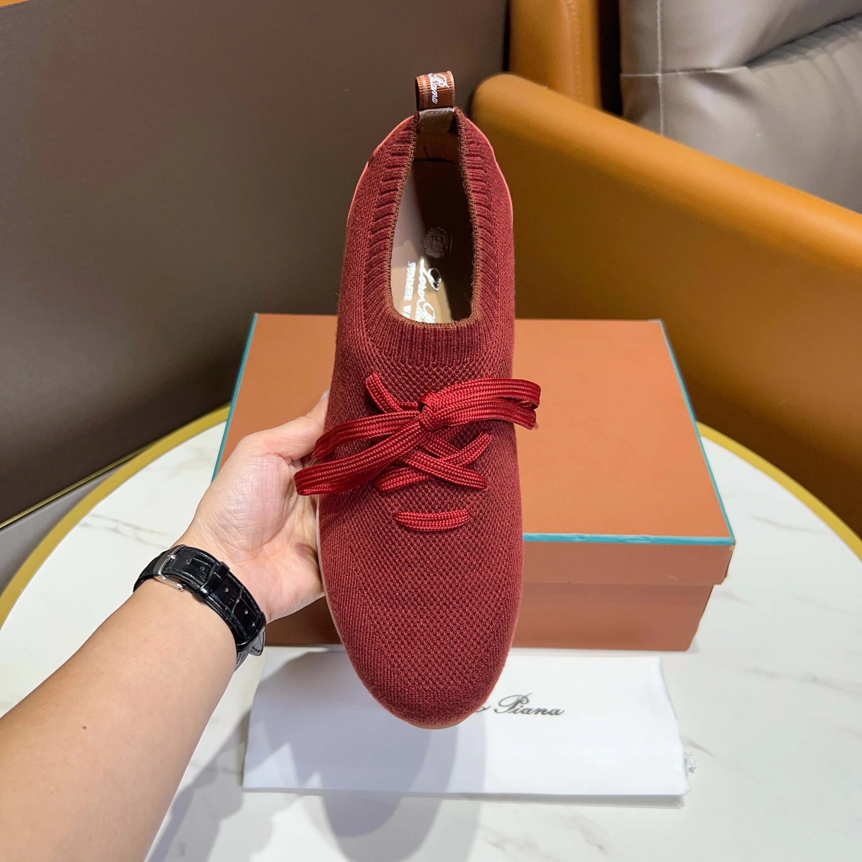 Factory price 400💰 (Loro men's shoes💰iana) New moccasin shoes official website original 1:1 mold opening, original quality💯Fine workmanship, high-end luxury☘The upper is made of original waterproof treated breathable fly-woven suede🌴Luxury🐂Leather lining🍓Rubber wear-resistant and non-slip outsole, size 38-44 (size 45 can be customized)